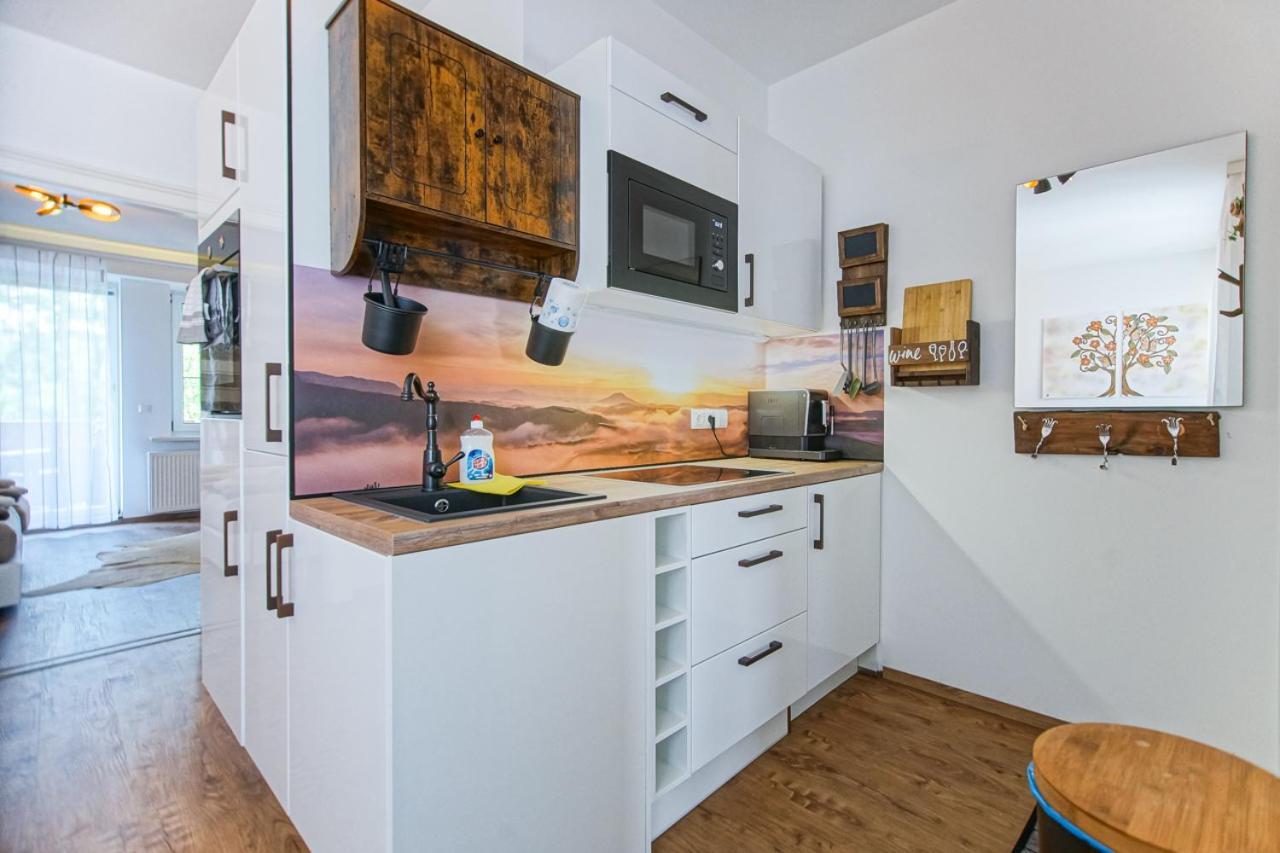 Auszeit Steiraland 7 Mit Ueberdachten Balkon Und Parkplatz 莱奥本 外观 照片
